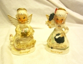 VTG 60'S NAPCO MONTH ANGELS, MARCH & APRIL, #'D AND STICKERS
PORCELAIN CREAM W/GOLD ACCENTS., LOTS OF DETAIL
GREAT FOR THE ANGEL COLLECTOR