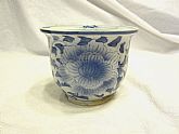VTG CHINESE BLUE & WHITE JARDINIERE FLOWER POT
HAND PAINTED WITH FLORAL DEISIGN
TRADITIONAL BLUE & WHITE