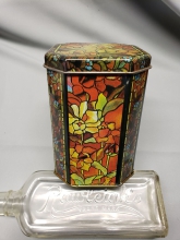 Beautiful 60-70's fall colors created by bright retro-modern flowers and pattern design. Medium-sized tin, excellent condition for it's age. Perfect autumn decor for retro-shabby-chic or English/Victorian styles.