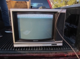 VTG SONY TRINITRON COLOR TV, MODEL KV1996R

VTG SONY TRINITRON COLOR TV
MODEL KV1996R
19'' DIAGANOL
WOOD GRAIN SIDES
SPEAKER IN FRONT
FRONT COMPARTMENT WITH CONTROLS
24'' WIDE 18'' DEEP 18.5'' TALL