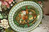 Very pretty, elegant serving tray or wall hanging home decor. Vintage Daher Decorated Ware metal tray, with fruit/floral motif.