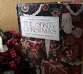 THE SPIRIT OF CHRISTMAS Creative Holiday Ideas Book  by Leisure Arts.