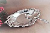 Vintage 1965 Oneida Community Silver, Silver Artistry, rose pattern silver plated oval bowl with matching spoon.