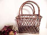 Large capacity, widely woven wicker tote basket, vintage 1970s market basket, home decor