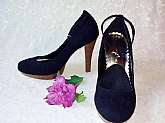 Black Suede Mary Janes Vintage Pumps Stilettos Velvet Black Shoes w Strap Wood Grain Look 4" Heels Non Slip Insole Inserts Ankle Strap Goth Funeral Party Fashion Wear. These are beautiful high heel Mary Jane style ladies shoes. They have a brown wood