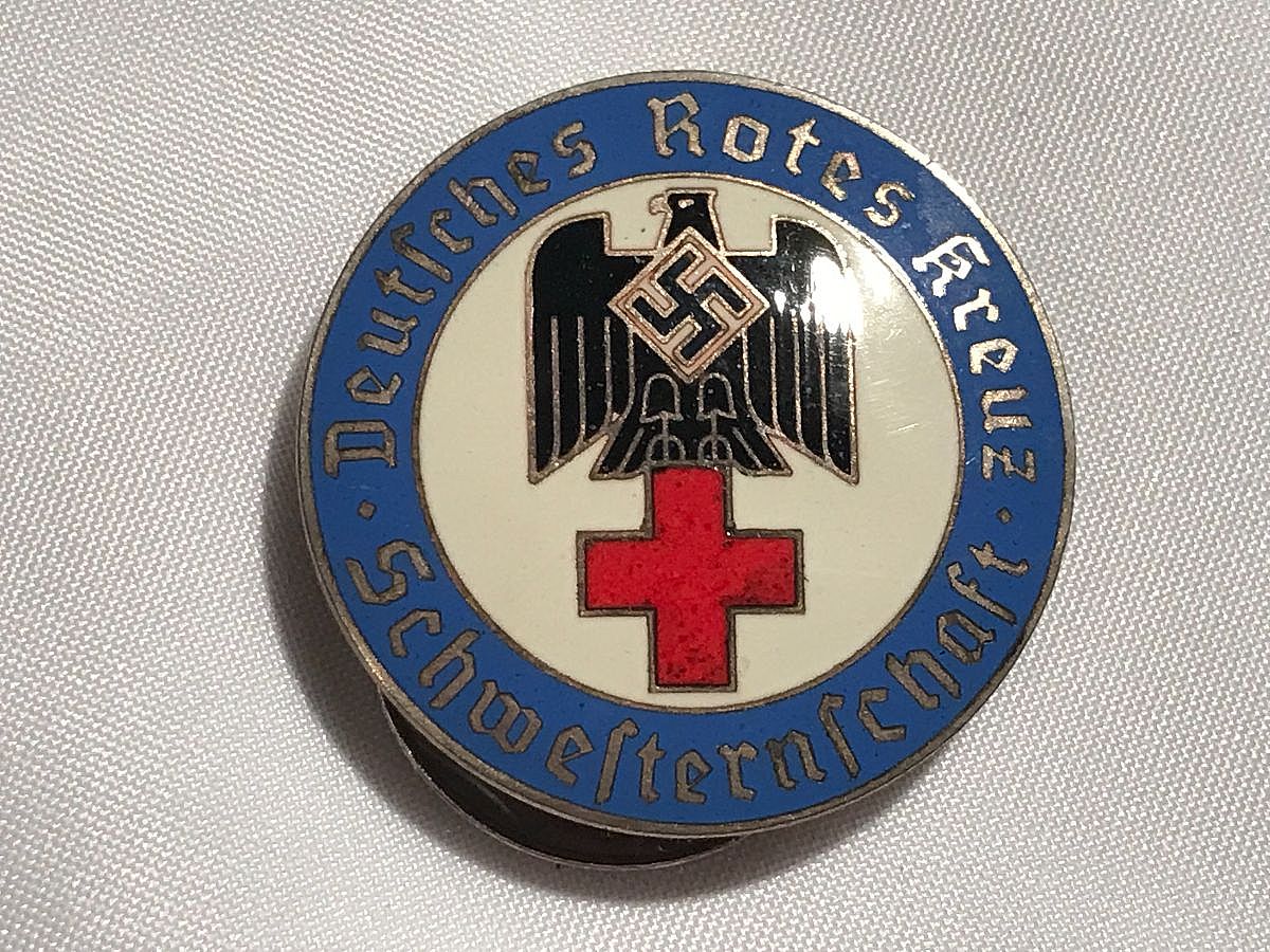 DEUTSCHES ROTES KREUZ / SCHWESTERNSCHAFT" manufactured by Christian Theodor Dicke Ludenscheid (C.T.D.)