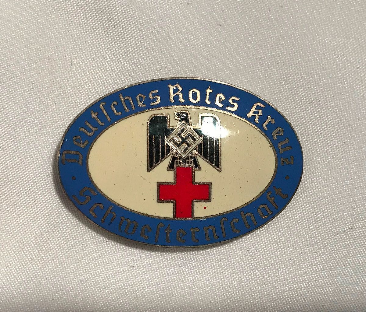 DEUTSCHES ROTES KREUZ / SCHWESTERNSCHAFT" manufactured by Christian Theodor Dicke Ludenscheid (C.T.D.)
