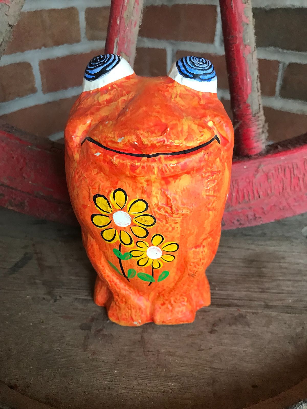 if frogs dreamed in neon and had a penchant for the psychedelic . . . . 