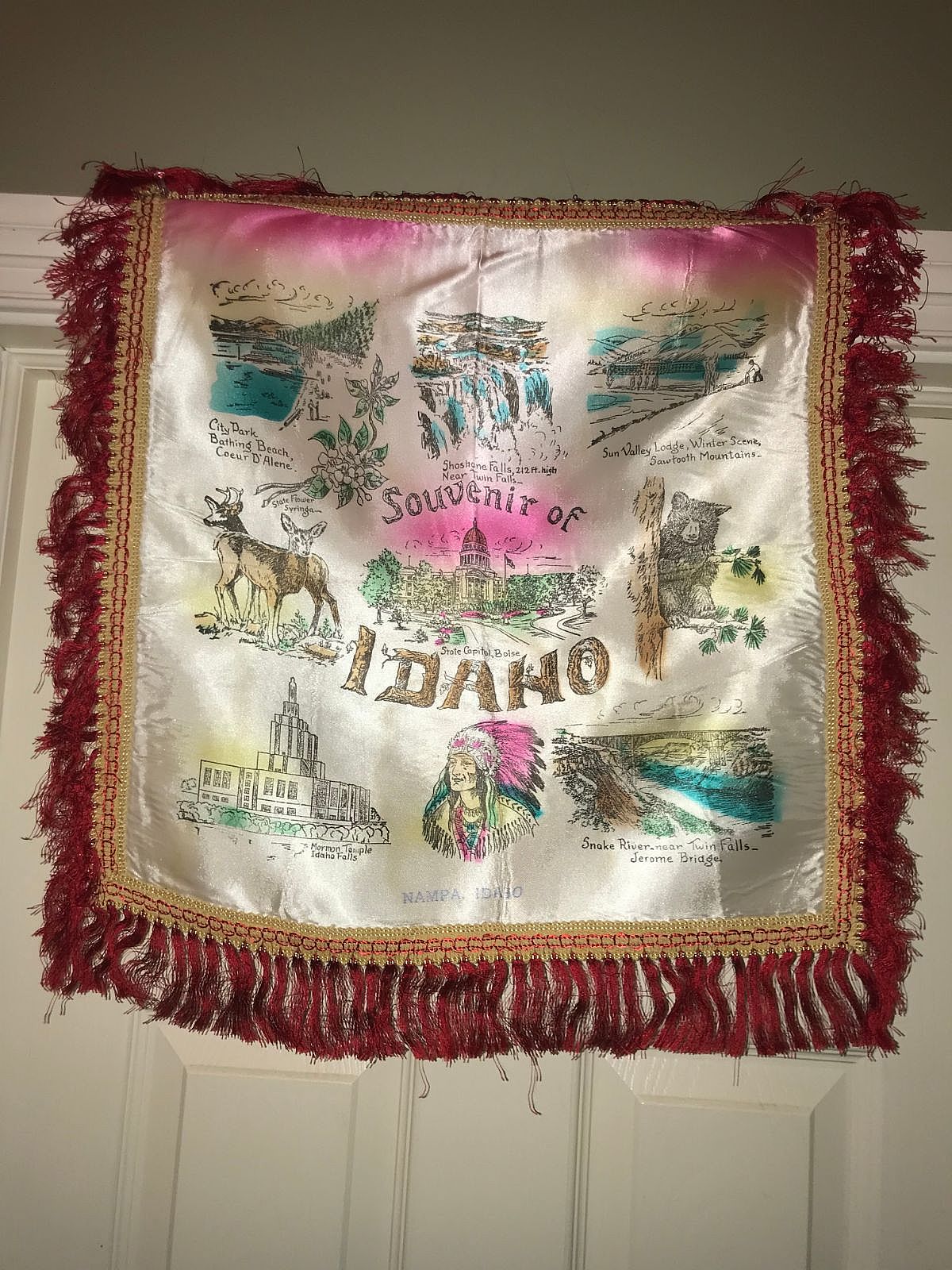 The history of satin souvenir pillowcases is primarily rooted in 20th-century military traditions and the subsequent rise of American tourism.