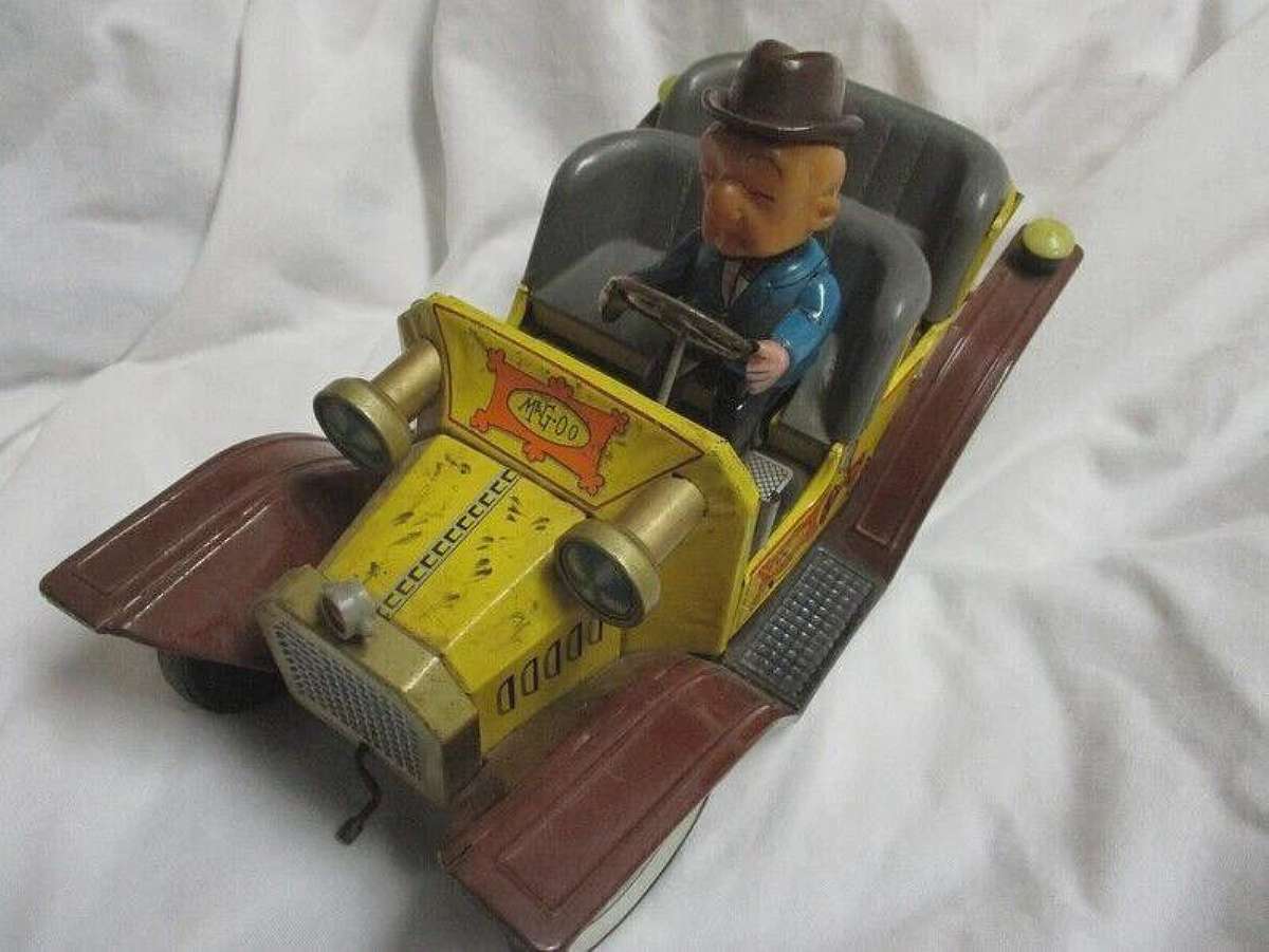 Vintage 1961 Hubley Battery Operated The Official Mr. Magoo Tin Car Removable Top Not IncludedVintage 1961 Hubley Battery Operated The Official Mr. Magoo Tin Car Removable Top Not Included. This item is in its factory box but the Magoo car will look used