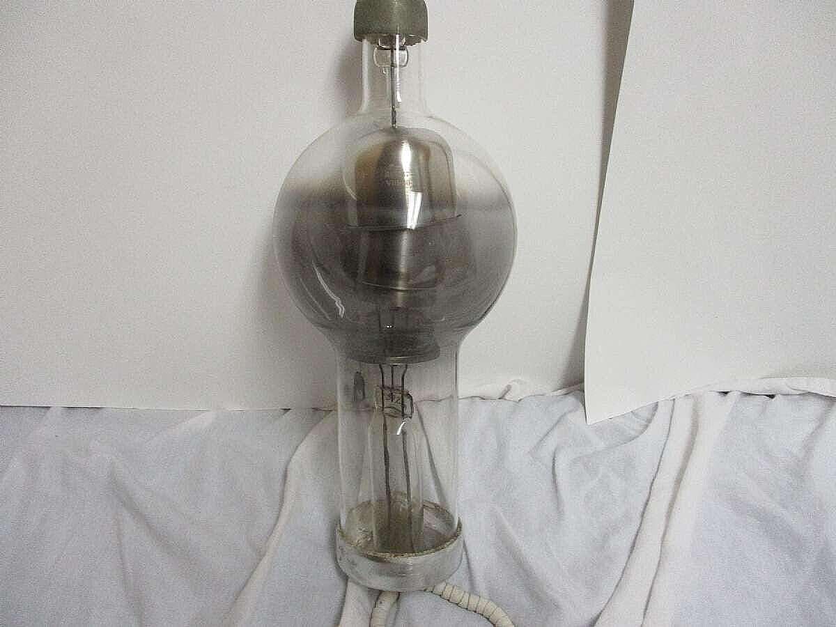 Vintage 1940's Rare Military Radio Vacuum Tube VG-237 By Silvertone Museum Quality. New Old Stock. This Radio Tube Was Never Used. Does not come in original factory box. Material: Glass and Metal Size: 15" H x 6" W Vintage 1940's. Military radio