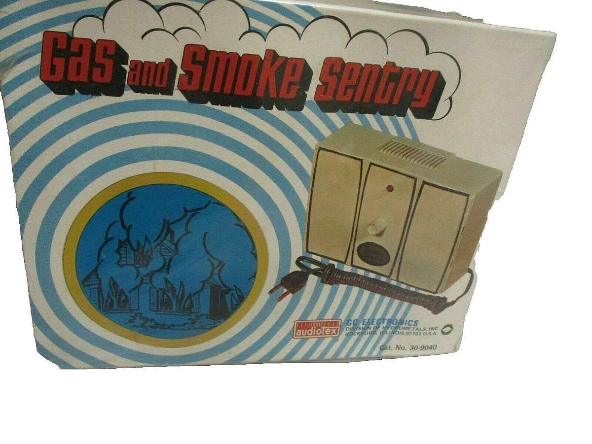 New old stock and factory sealed rare item.The Vintage Audiotex Gas and Smoke Electric Sentry Detector is a rare find that is sure to be a unique addition to any home. This new old stock product offers a retro solution for detecting gas and smoke, adding