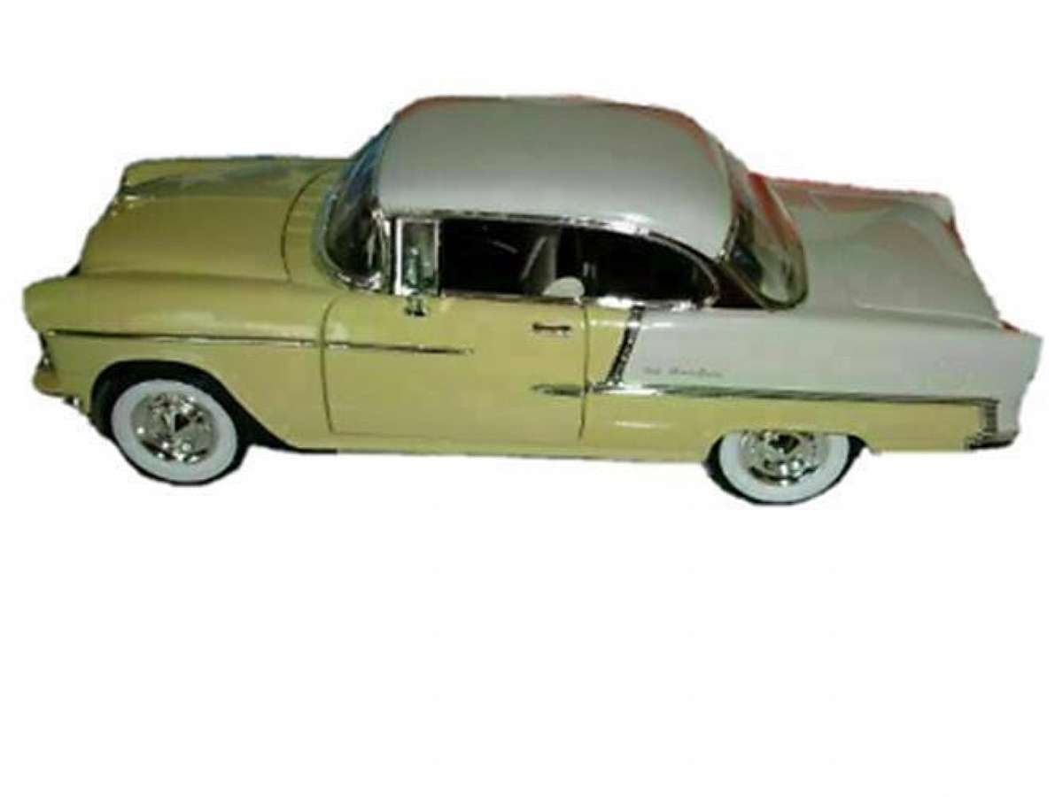 New in original factory box.The ERTL American Muscle 1955 Chevrolet Bel Air in 1/18 scale is a highly detailed model car that captures the iconic design and features of the classic Chevrolet vehicle. With the ERTL brand known for producing quality collect