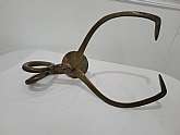 Vintage Brass Ice Block Tongs Wall Mounted Primitive Rustic Farmhouse Decor In good condition with heavy tarnish was spots, they should clean out if prefer to polish or to leave as is for a weather look.This can hung upside down and used as a coat rac
