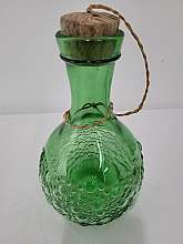 Vintage Green Art Glass Italian Bottle Cork Made in Italy Candlewick Raised DesignIn good condition with minor wear and scratches, no chips or cracksMeasures 9"H x 5"WCork wrapped with ropeThank You