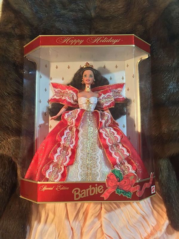 Christmas Barbie Brown hair 1997