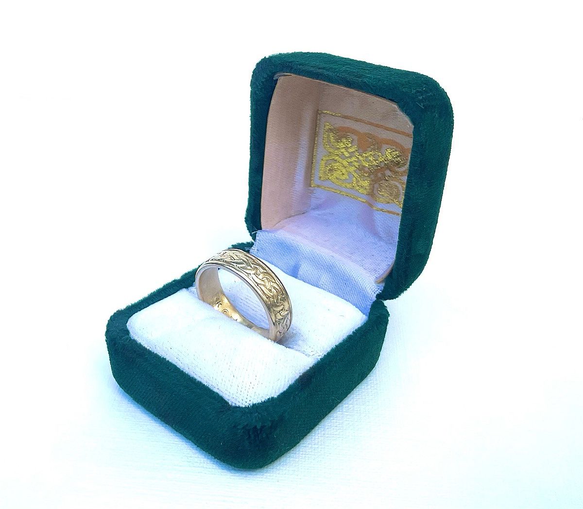 Handmade 14K Gold Ring by Walker Metalsmith in the late 1980's. NEVER WORN/ PRISTINE CONDITION! (Orig. Ring Box usable, but not in great shape).