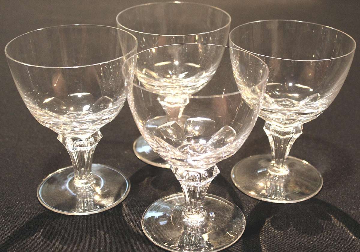 Up for sale are these Royal Leerdam Bernina Set of Four Water Goblets in excellent condition with no chips or cracks. They measure approx. 5 1/4"T by 4"W.Shipping Excludes: Alaska/Hawaii, US Protectorates, APO/FPO, PO BoxShipping Provided to t