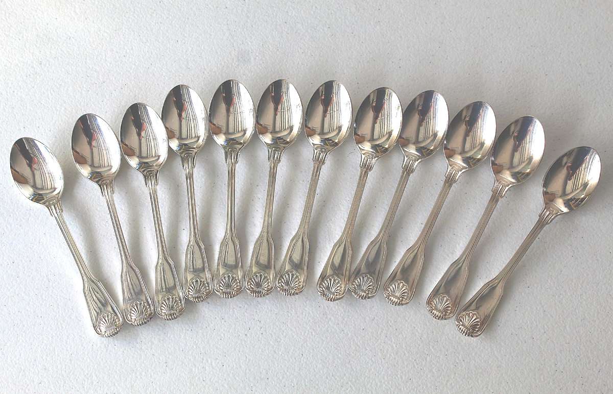 Up for sale are these Vintage The Main Course Japan Shell Coquille Kings Set of 12 Place Oval Soup Spoons in excellent condition. They measure approx. 7". They made these in stainless & silver plate. I am not sure what these are. These are marked