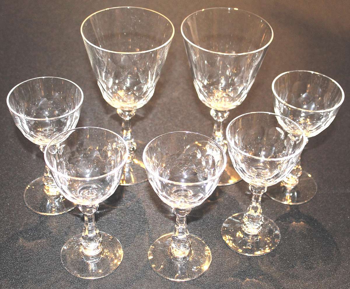 Up for sale are these Cambridge Strathmore Of 5 Liquor Cocktails & 2 Water Goblets in great condition with no chips or cracks. The water goblets measure approx. 6 1/2 inches tall by 3 1/2â€W and the liquor cocktails 4 7/8"T by 2
