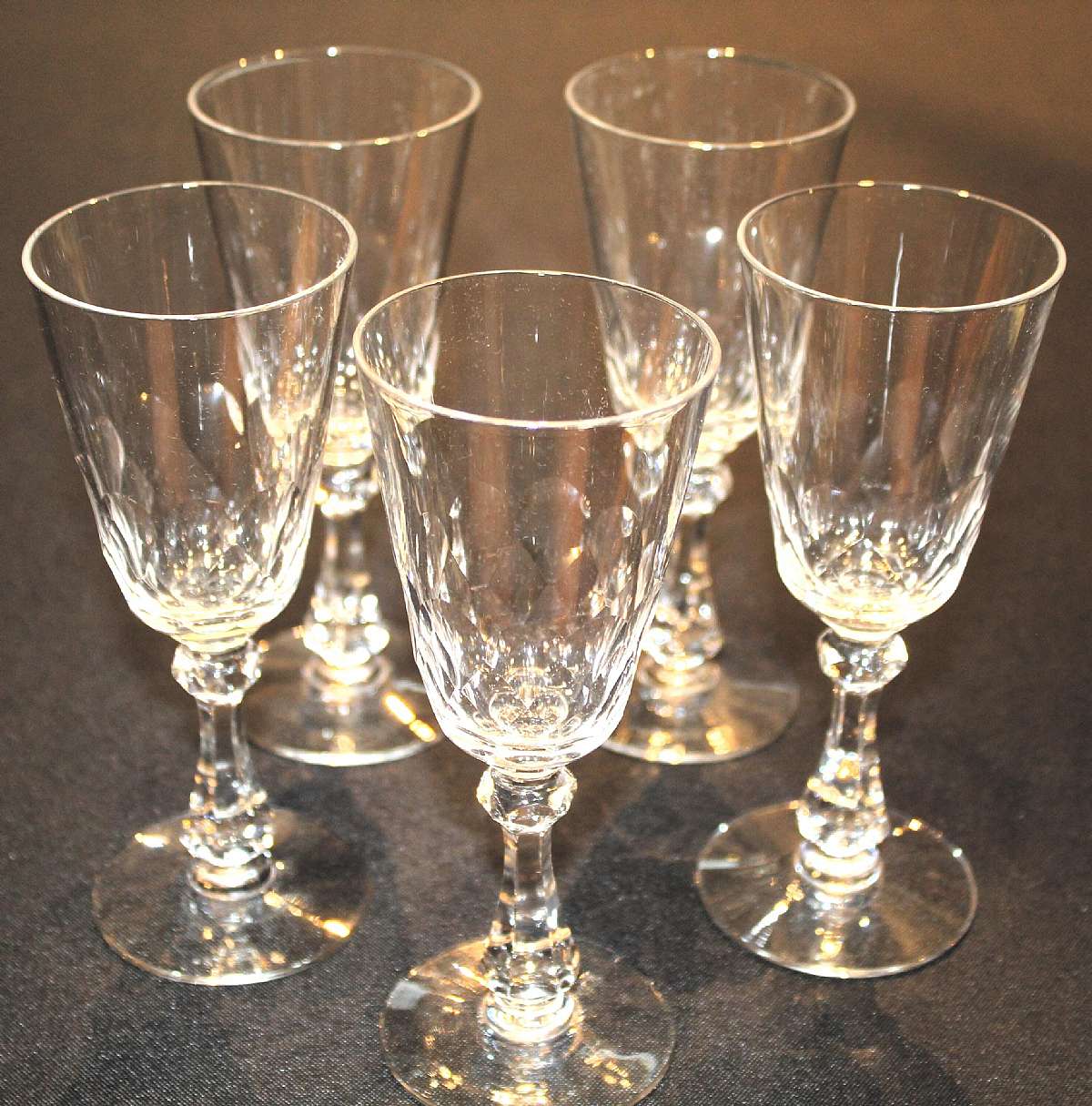 Up for sale are these Cambridge Strathmore Set Of Five Claret Wine Glasses in great condition with no chips or cracks. They measure approx. 6 inches tall by 23/8â€ W. Shipping Excludes: Alaska/Hawaii, US Protectorates, APO/FPO, PO BoxSh
