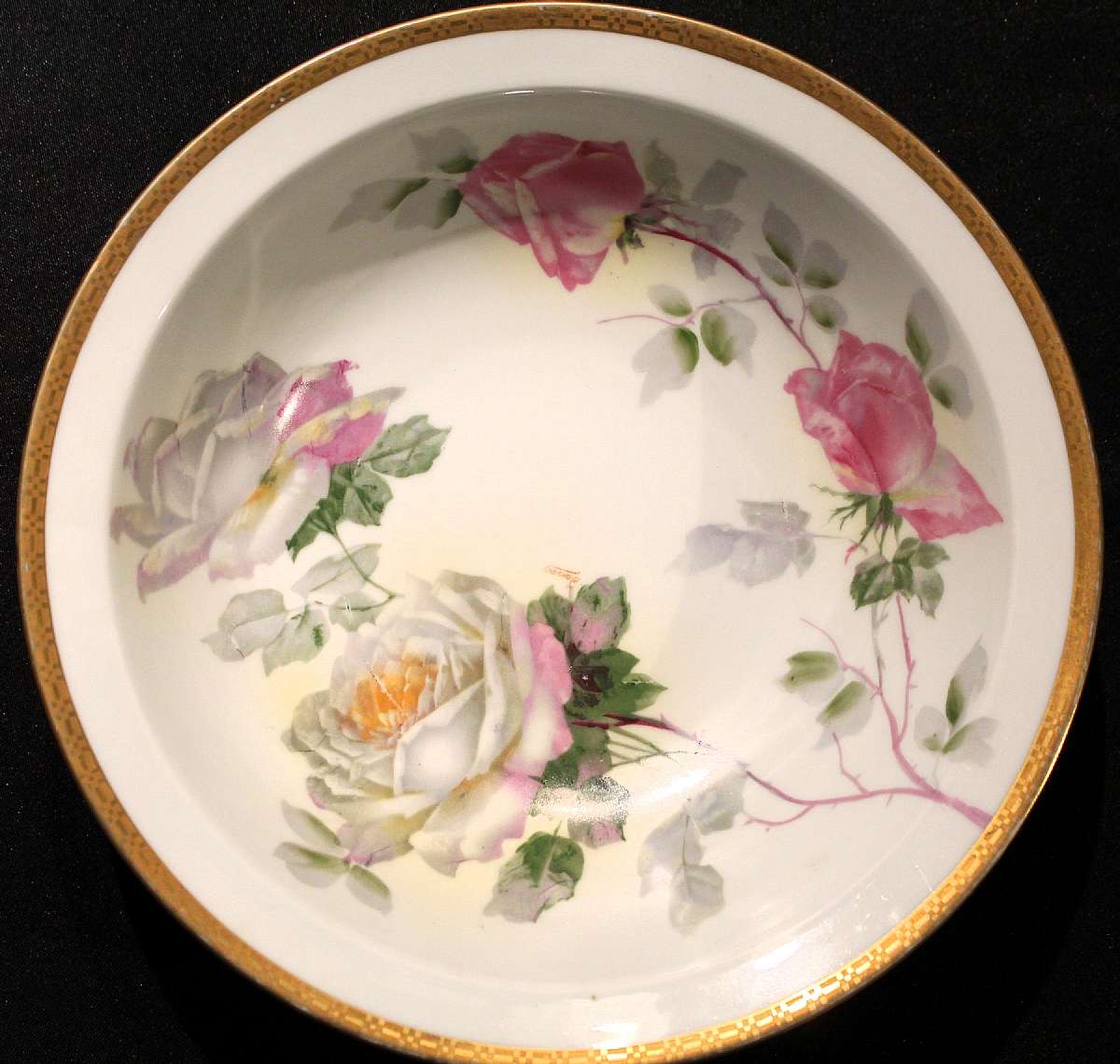 Up for sale is this True Antique. A beautiful O&EG Royal Austria Decorative Serving Bowl. O&EG Royal Austria hallmark on porcelain; made by Oscar and Edgar Gutherz of Alt-Kohlaw, Austria between 1889-1918. Hallmarked in green with wreath; word Royal in wr