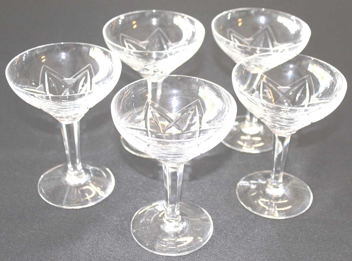 Up for sale are these rare hard to find Royal Leerdam Lyra Set of Five Champagne Glasses in excellent condition with no chips or cracks. They measure approx. 5 1/8"T by 4"W. From the Netherlands. Nice Crystal Ting. Please see my other sales for
