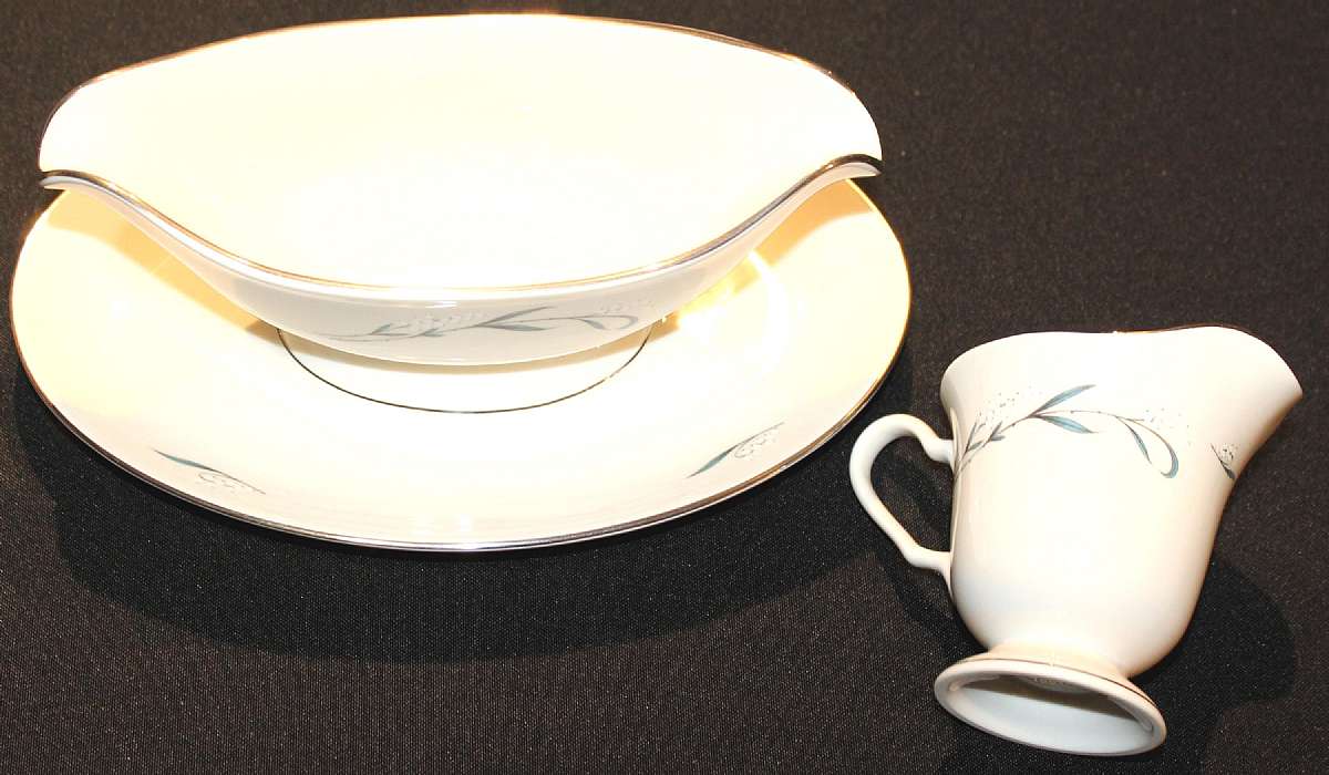 Up for sale is this Pickard Snowberry Gravy Boat With Attached Under Plate & A Creamer in excellent condition with no chips or cracks.  Shipping Excludes: Alaska/Hawaii, US Protectorates, APO/FPO, PO BoxShipping Provided to the United States Only.