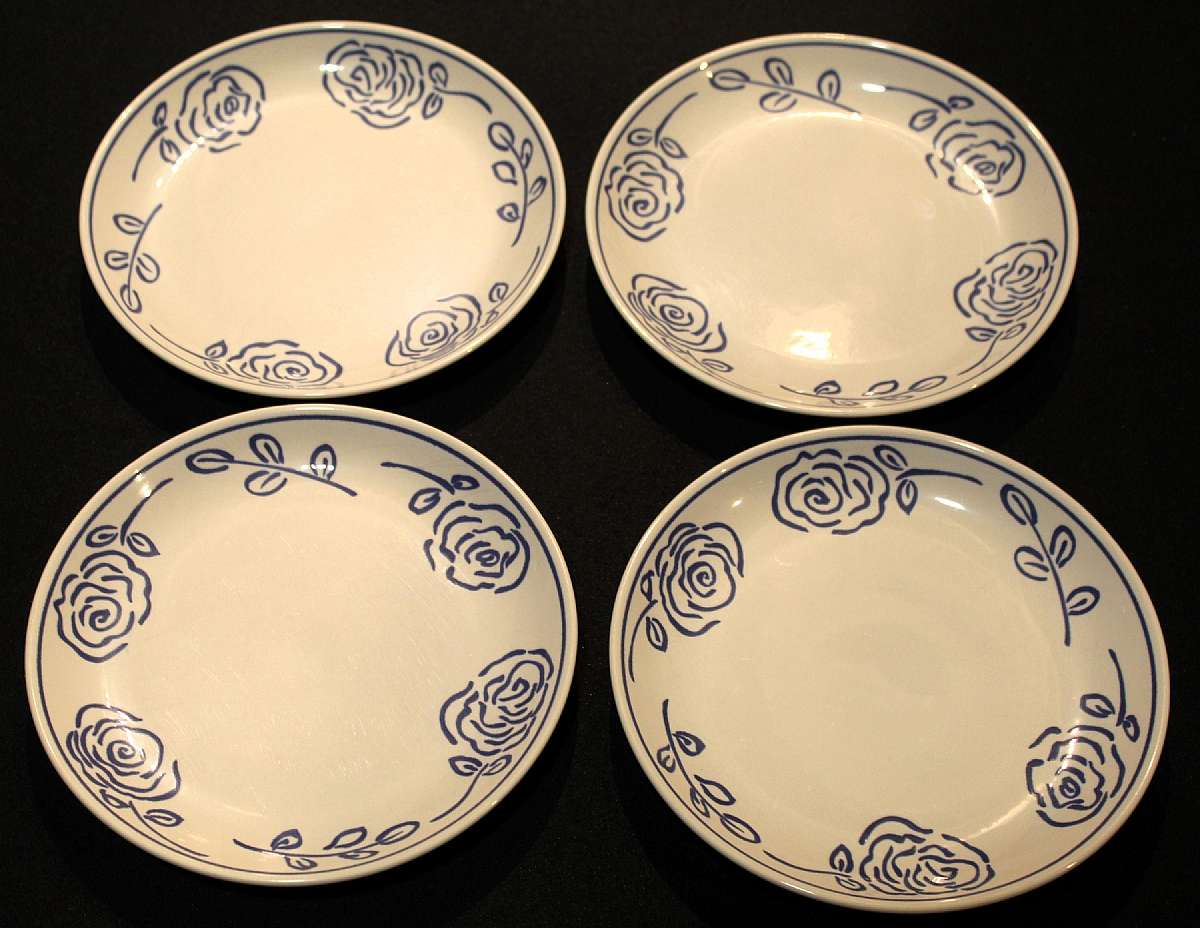 Up for sale are these Rare Signature Blue Floral Silhouette Flowers Pattern SIG6 Set Of Four Salad Plates in excellent condition with no chips or cracks. They measure approx. 7 1/2"W.    Shipping Excludes: Alaska/Hawaii, US Protectorates, APO/FPO, P