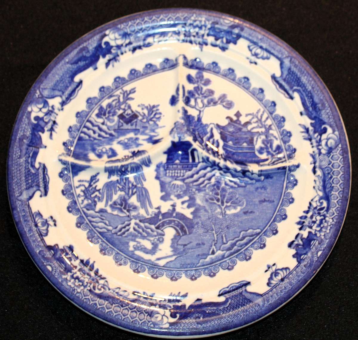 Up for sale is this Rare Vintage Shenango China Blue Willow Grill Plate No Birds. There are no chips or cracks. Measures approx. 9 3/4"W. Circa 1915-1940Shipping Excludes: Alaska/Hawaii, US Protectorates, APO/FPO, PO Box Shipping Provided to the Un