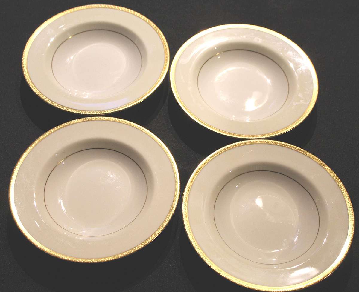 Up for sale are these Theodore Haviland Milford Set Of Four Soup Bowls in great condition with no chips. Circa 1951.  They measure approx. 7 7/8"W. Please see my other sales for more of this pattern. Shipping Excludes: Alaska/Hawaii, US Protectorate
