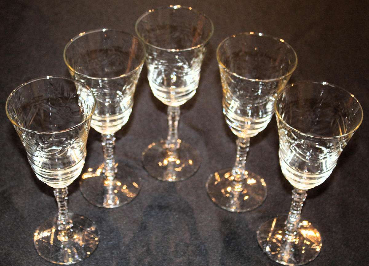 Up for sale are these Rock Sharpe Arctic Rose Set Of Five Water Glasses in excellent condition with no chips or cracks. They measure approx. 7 7/8" Tall by 3 1/4"W.Shipping Excludes: Alaska/Hawaii, US Protectorates, APO/FPO, PO BoxShipping Pro