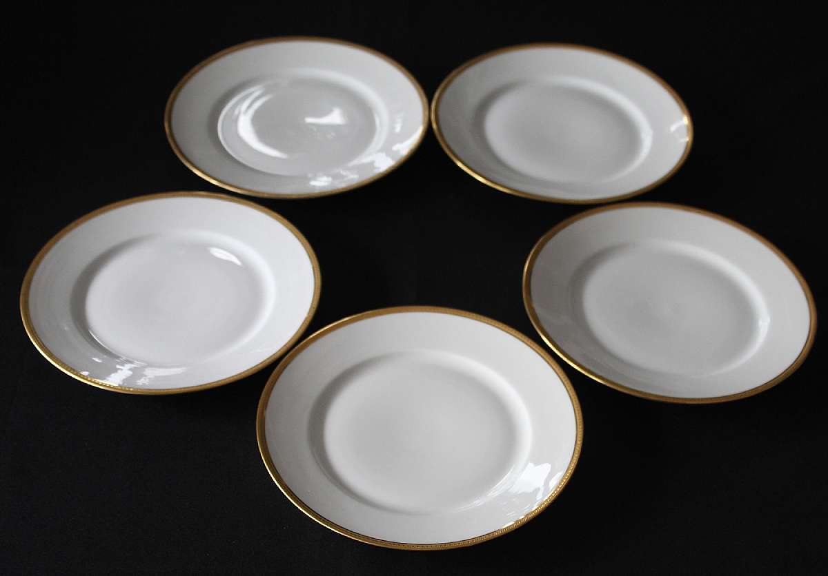 Up for sale are these Wm Guerin & Co Limoges Pattern 547 Set Of Five Salad Or Lunch Plates in excellent condition with no chips or cracks. Gold encrusted band of slashes/boxes. They measure approx. 8 1/2"W. Shipping Excludes: Alaska/Hawaii, US P