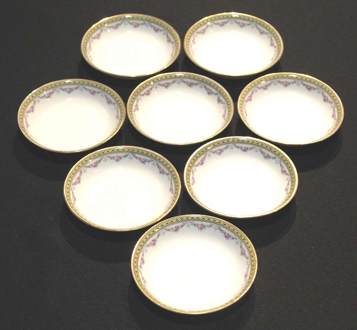 Up for sale are these Antique Lorenz Hutschenreuther Selb Bavaria Vintage Pattern HUT1737 Set Of 8 Berry Bowls in great condition with no chips or cracks. They measure approx. 5 1/8 inches wide. Please see my other sales for more of this beautiful pattern