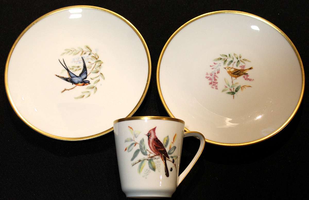 Up for sale are these Hutschenreuther Bavaria Audubon Cardinal Cup and Saucer & two 6 1/8"  Bread Plates, Yellow Warbler & Barn Swallow. In great condition with no chips or cracks.  Shipping Excludes: Alaska/Hawaii, US Protectorates, APO/FPO