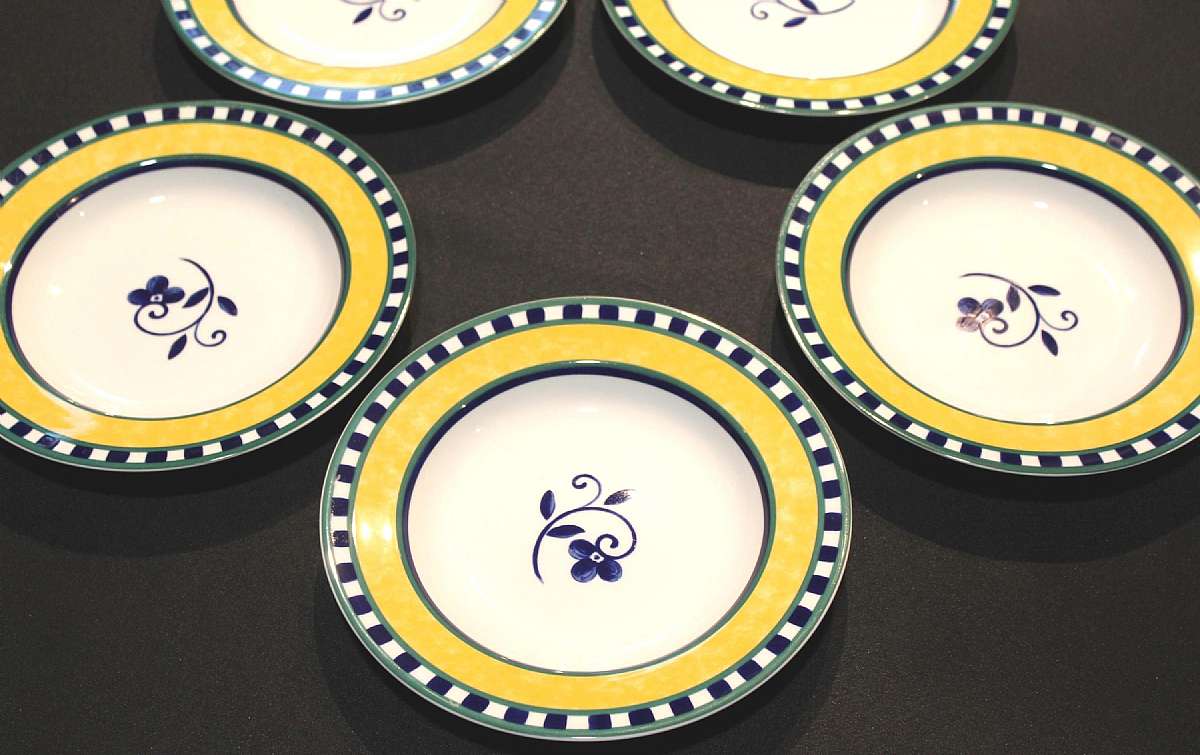 Up for sale are these Mikasa Firenze Set Of Five Rimmed Soup Bowls in Very Good condition with no chips or cracks. They measure approx. 8 3/4"W.   Shipping Excludes: Alaska/Hawaii, US Protectorates, APO/FPO, PO BoxShipping Provided to the United St
