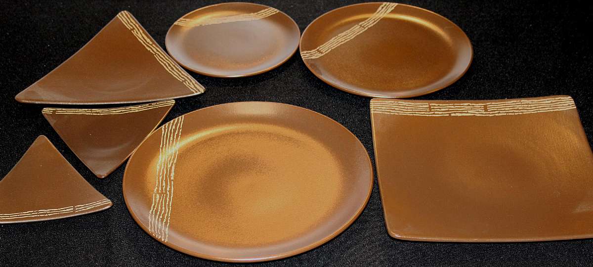 Up for sale are these Rare Dudson Tapa England Set Of Seven Pieces. Include are One 11 1/2"W Square Platter, One 12 5/8" Round Platter, One 10 1/2"W Plate, One 8 3/8" Plate, One 10 3/4"W Triangle Plate& Two 7 1/2"W triangle Plates. All are in excellent co