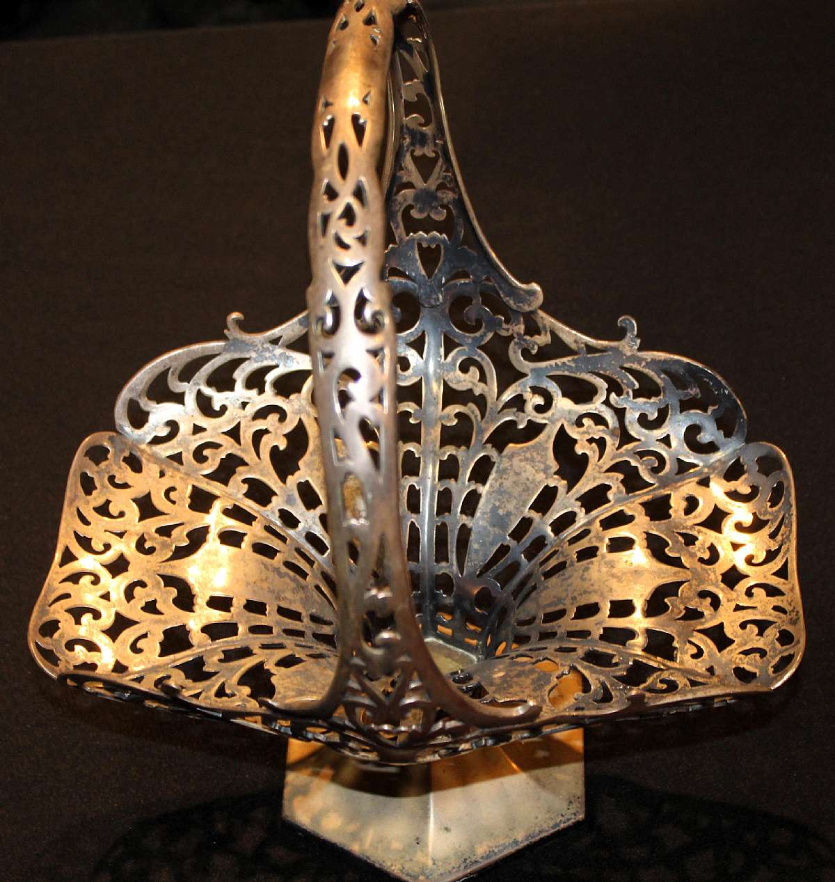 Up for sale is this Beautiful Antique Forbes Circa 1890's Silverplate Filigree Basket #335. Basket does need a silver polish and the base looks like it is missing the silverplate but good antique condition. Marked on the bottom Forbes Silverplate Co. 335.