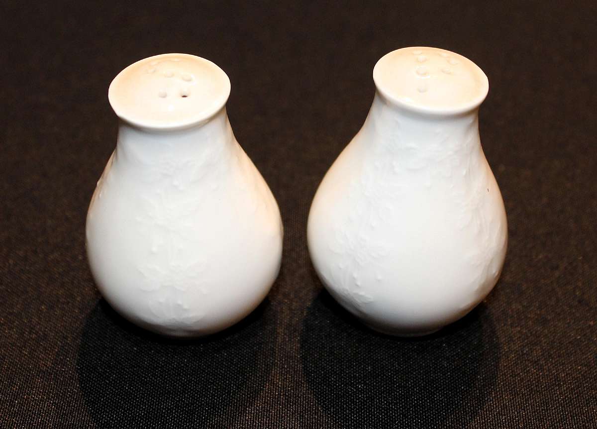 Up for sale is this Kaiser Dubarry Pair Of Salt & Pepper Shakers in excellent condition with no chips or cracks. They measure approx. 2 3/4"T.  Shipping Excludes: Alaska/Hawaii, US Protectorates, APO/FPO, PO BoxShipping Provided to the United S