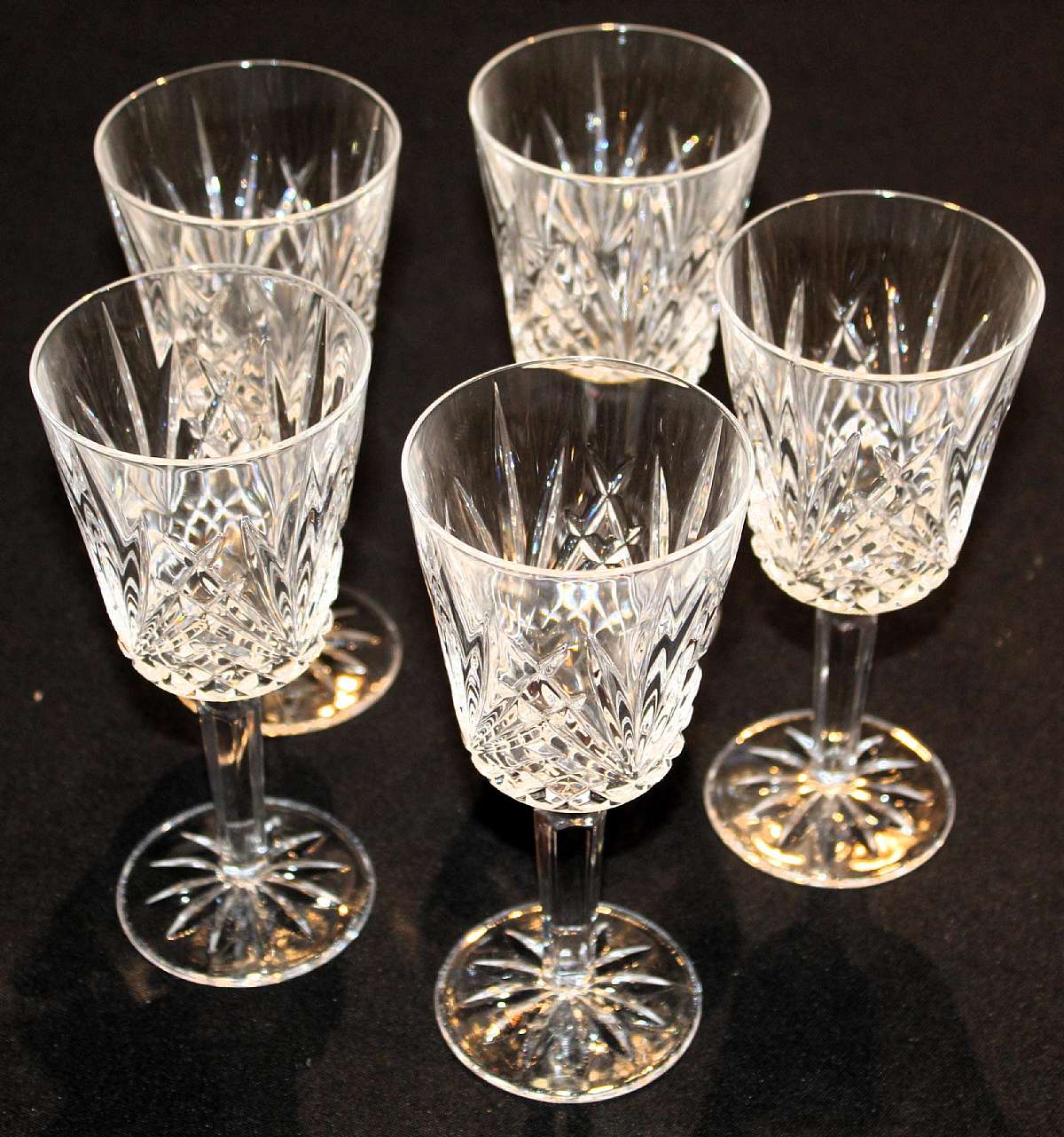 Up for sale are these Cristal Dâ€™Arques Durand Villemont Set Of Five Wine Glasses in excellent condition with no chips or cracks. They measure approx. 6 3/4"T by 3"W.Shipping Excludes: Alaska/Hawaii, US Protectorates, APO/FPO,