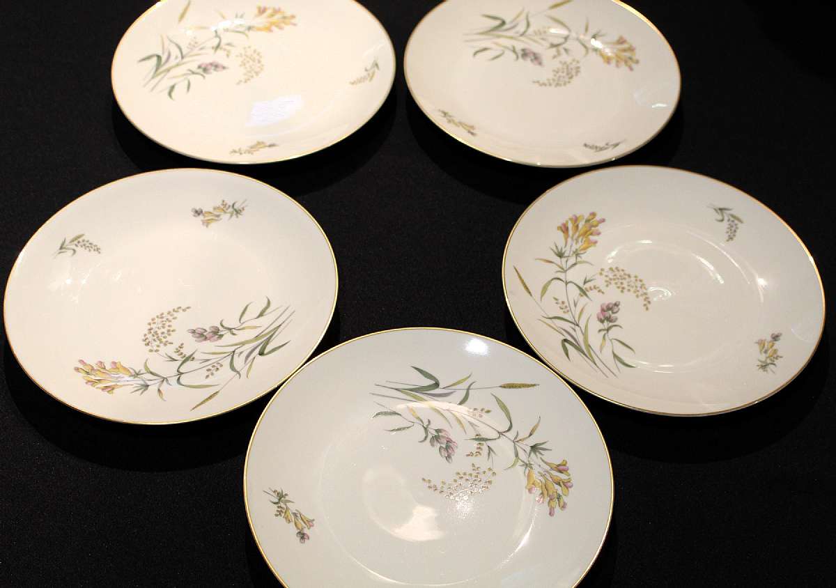 Up for sale are these Rosenthal Summer Blossoms Ivory Set Of Five Dinner Plates in excellent condition with no chips or cracks. They measure approx. 9 3/4"W.  Shipping Excludes: Alaska/Hawaii, US Protectorates, APO/FPO, PO BoxShipping Provided to t
