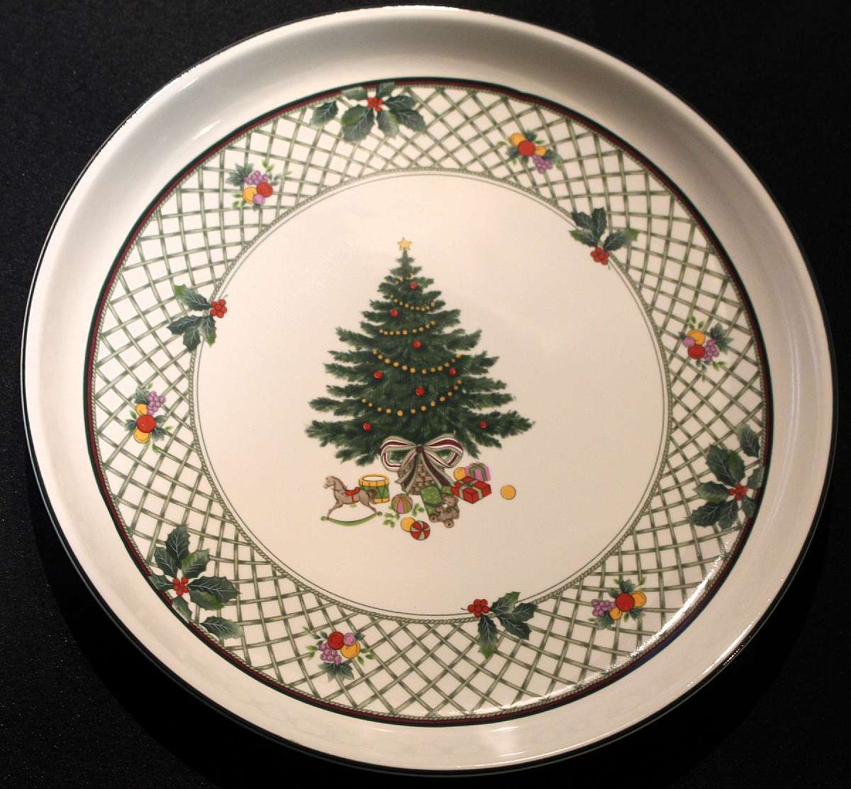 Up for sale is this Mikasa Heritage Christmas Story Round Torte Plate In excellent condition with no chips or cracks. It measures approx. 14 1/4"W. Large Party Piece.   Shipping Excludes: Alaska/Hawaii, US Protectorates, APO/FPO, PO BoxShipping Pro