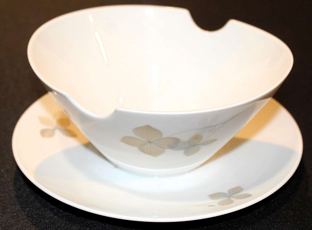 Up for sale is this Quality Rosenthal Wood Nymph Gravy Boat With Attached Under Plate with no chips or cracks. In excellent condition.  Shipping Excludes: Alaska/Hawaii, US Protectorates, APO/FPO, PO BoxShipping Provided to the United States Only.