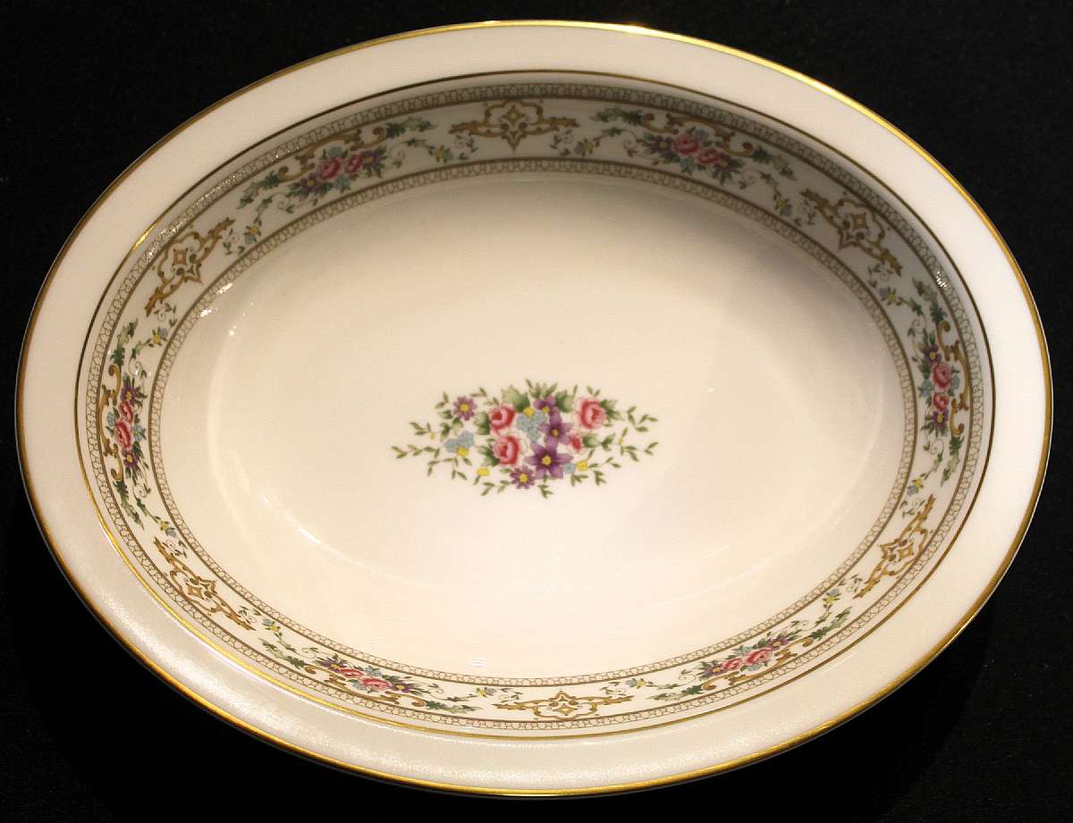 Up for sale is this Royal Doulton Alton Oval Vegetable Bowl in outstanding excellent condition with no chips or cracks. The Vegetable Bowl measures approx. 10 3/4"L by 8 1/4"W by 2 1/4"D. Please see my many other sales for more of this beau