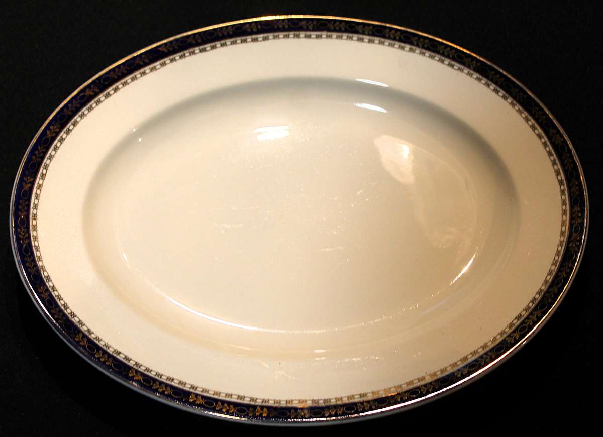 Up for sale is this Alfred Meakin Bleu De Roi Platter in great condition with no chips or cracks or crazing. Measures approx. 14 1/2"L by 11 1/2"W.Shipping Excludes: Alaska/Hawaii, US Protectorates, APO/FPO, PO BoxShipping Provided to the Unit