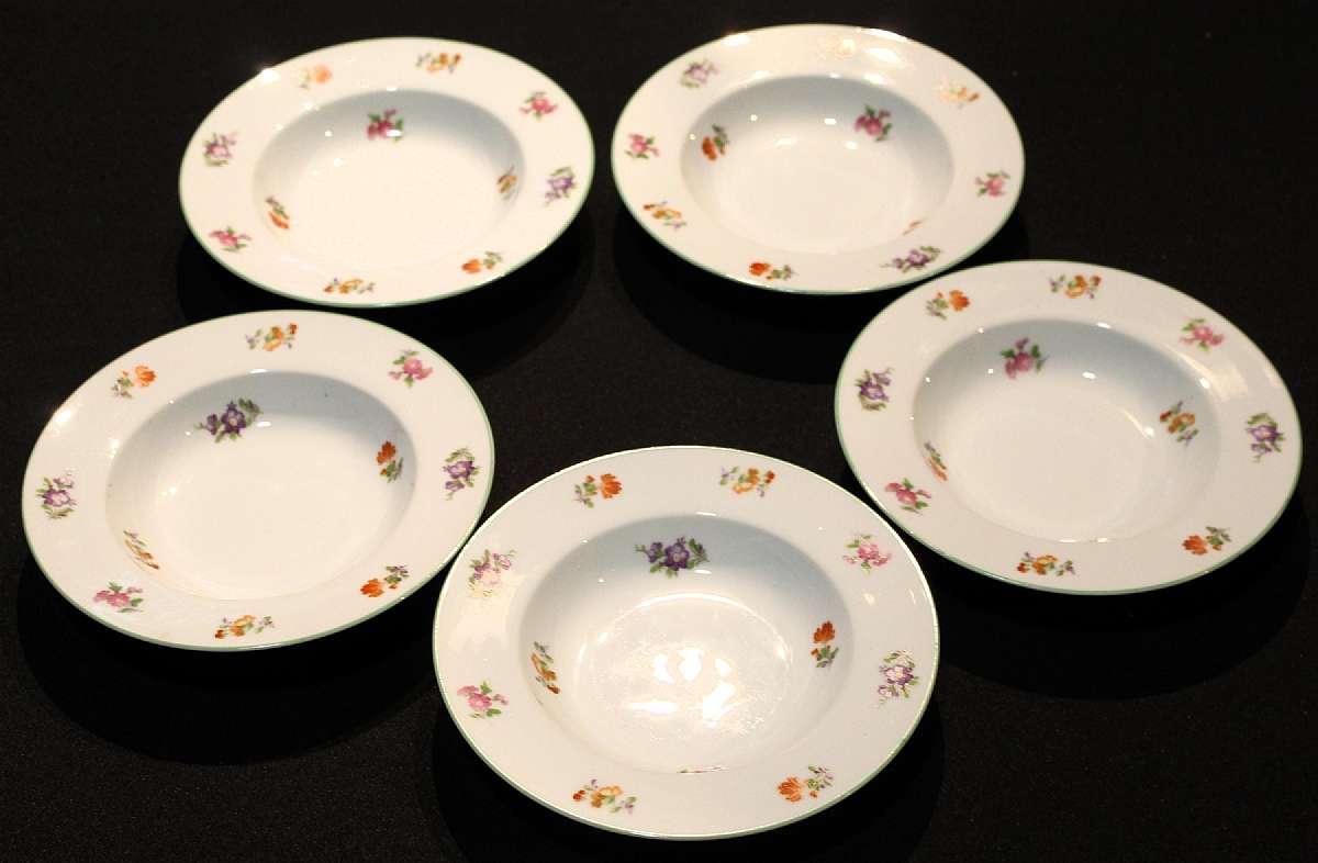 Up for sale are these Rose China Japan Small Flowers & Green Trim Pattern RO8 Five Soup Bowls in excellent condition with no chips or cracks. They Measure approx. 8 1/8"W. Please see my other sales for more of this beautiful pattern. Circa 1946.