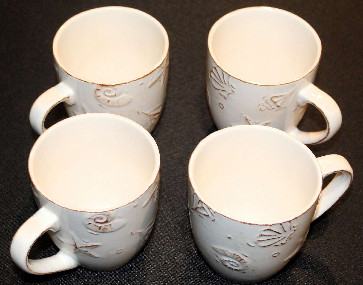 Up for sale are these Thomson Hampton Set Of Four Mugs in great condition with no chips or cracks. They measure approx. 4"T.   Shipping Excludes: Alaska/Hawaii, US Protectorates, APO/FPO, PO BoxShipping Provided to the United States Only.
