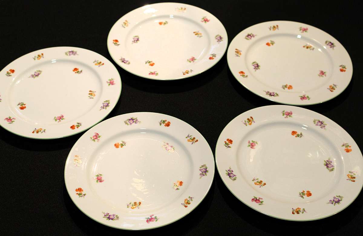 Up for sale are these Rose China Japan Small Flowers & Green Trim Pattern RO8 Five Dinner Plates in excellent condition with no chips or cracks. They Measure approx. 10 1/8"W. Please see my other sales for more of this beautiful pattern. Circa 19