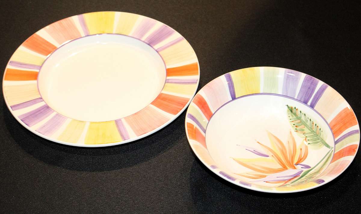 Up for sale are these Sango Maui Platter & Serving Bowl in Excellent condition with no chips or cracks or Crazing, The Platter measure approx. 12"W and the bowl is 9 1/4"W by 2 1/2"D.  Please see my other sales for more of this beautifu