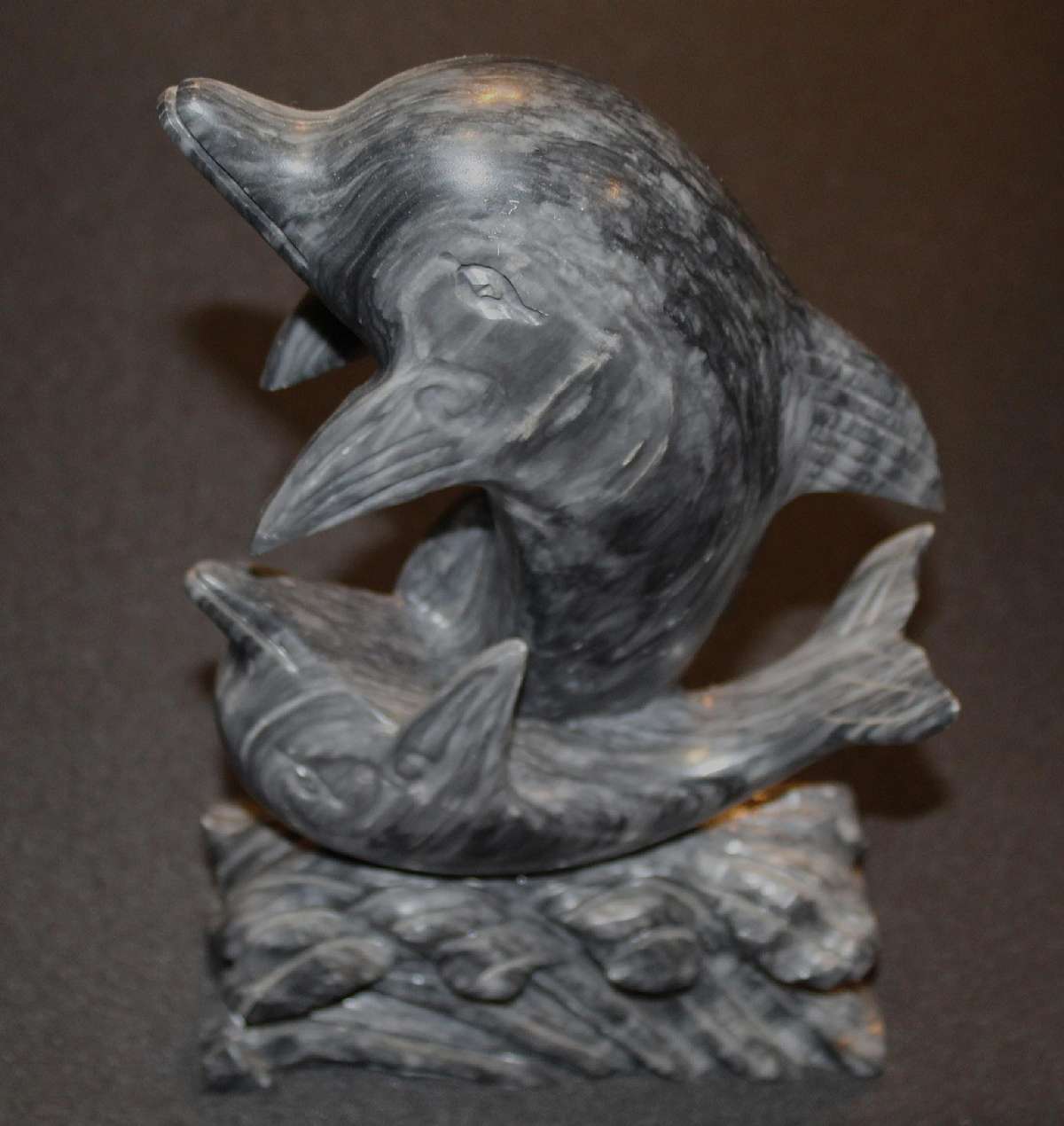 Up for sale is this Marble Dolphin Decorative Figurine in great condition. Has what looks like some scratches or imperfections in the marble but still a beautiful well done piece. Measures approx. 10 1/2"T by 6"L by 2 1 /4"W.Shipping Excl